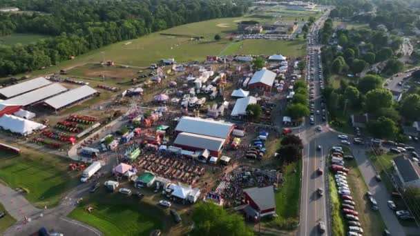 Aerial Large Outdoor Country Fair Rural Usa Carnival Rides Agriculture — Stock Video