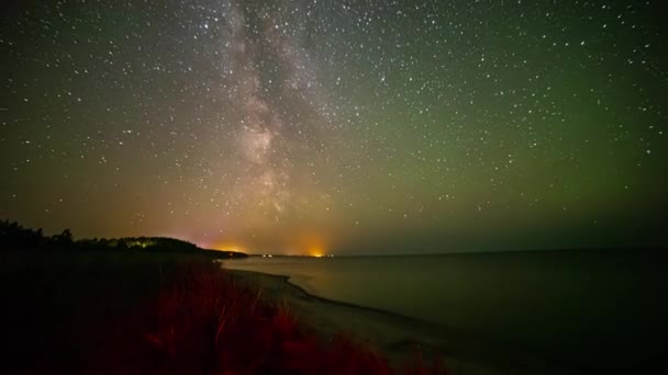 Core Milky Way Crosses Nighttime Sky Atlantic Ocean Aurora Borealis — Stock Video