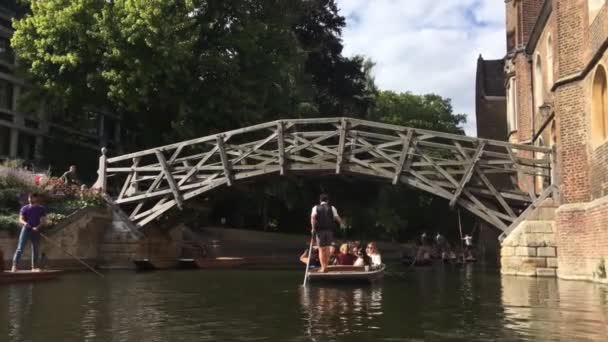 Mathematical Bridge Queens College Cambridge Großbritannien Eines Der Bekanntesten Bauwerke — Stockvideo