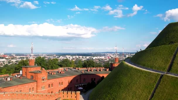 Wznoszące Się Zdjęcie Lotnicze Ukazujące Piękne Miasto Krakowa Słoneczny Dzień — Wideo stockowe