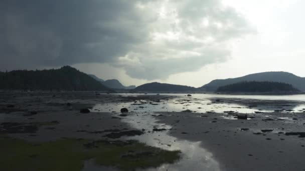 Tormenta Entrante Drone Tire Movimiento Hacia Adelante Hermoso Paisaje Dramático — Vídeos de Stock