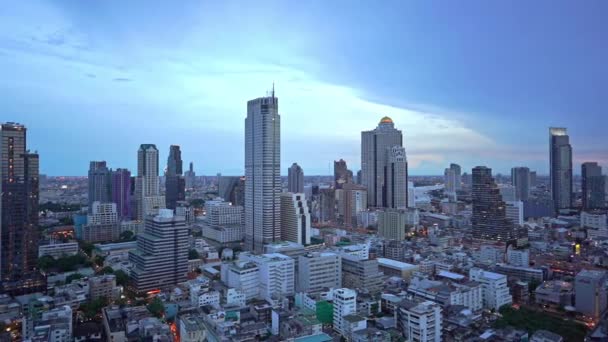 Centro Bangkok Crepuscolo Edifici Centrali Torri Traffico Stradale Pan — Video Stock