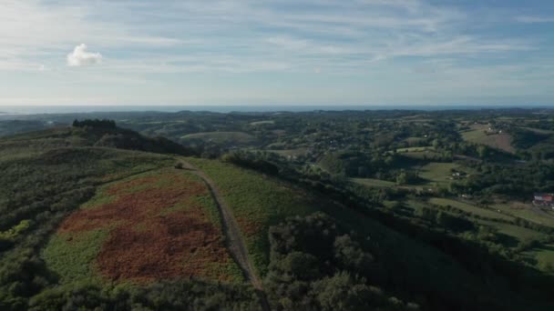 Vista Aérea Vertical Del Cerro Santa Bárbara País Vasco — Vídeo de stock