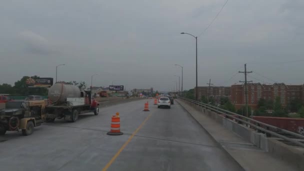 Pov Caminhão Dirigindo Lentamente Net Para Vagens Tráfego Laranja Chicago — Vídeo de Stock