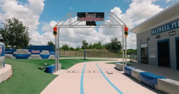 Rock Spil Alle Park Maxwell Speedway Antenne Flythrough Gate Racerbane – Stock-video