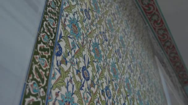 Ubin Mozaik Berwarna Dalam Masjid Izzet Pasha — Stok Video