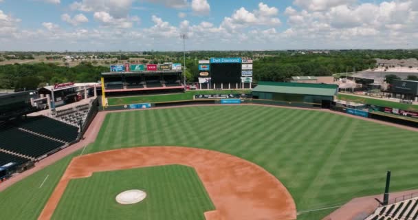 Rock Express Dell Diamond Baseball Stadium Antenne Drohne Ziehen Weg — Stockvideo