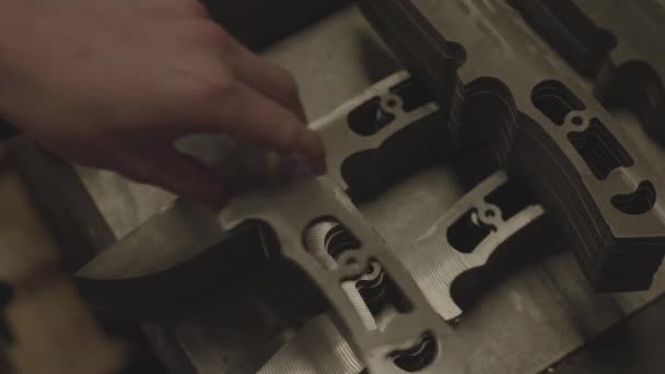 Fabrication Couteau Lames Poignées Acier Après Coupe Préparation Pour Ponçage — Video