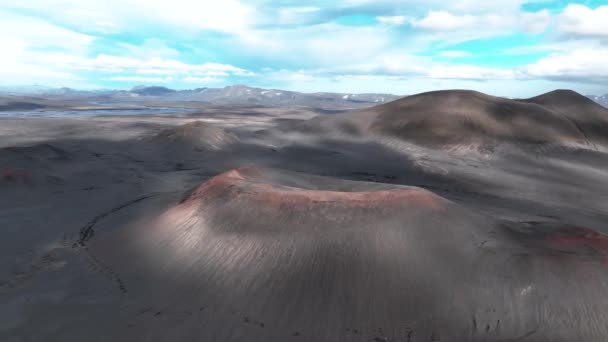 Girar Alrededor Cráteres Volcánicos Las Tierras Altas Islandia Aerial Drone — Vídeos de Stock