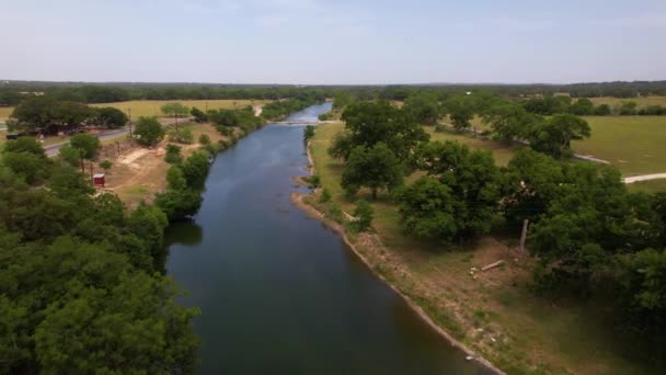 텍사스의 블랑코 Blanco River 텍사스 컨트리에 있습니다 — 비디오