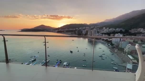 Lento Revelar Tiro Belo Pôr Sol Uma Varanda Montenegro Este — Vídeo de Stock