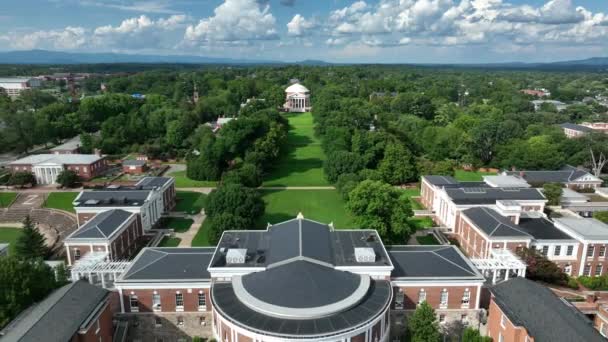 バージニア大学のUva建築 アメリカのシャーロッツビル大学キャンパス — ストック動画
