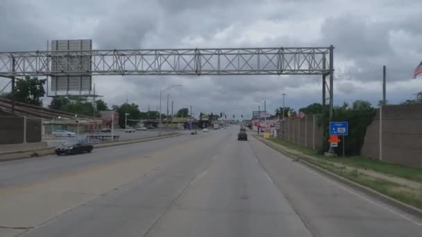 トラック運転ハモンドダウンタウン インディアナ州 アメリカ Povショット — ストック動画