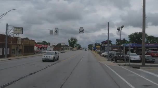 インディアナ州ハモンドの道路でトラックを運転している アメリカ — ストック動画