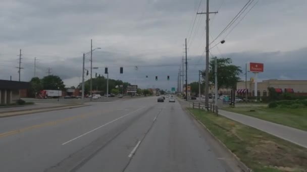 アメリカ インディアナ州ハモンドでトラックで高速運転 — ストック動画