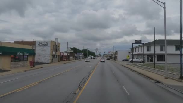 Povトラックがインディアナ州ハモンドの道路を走行 アメリカ — ストック動画