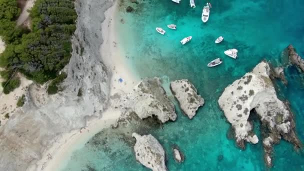 Zachycení Dronu Ukazuje Útes Tremiti Island Výhledem Tyrkysové Vody Jaderského — Stock video