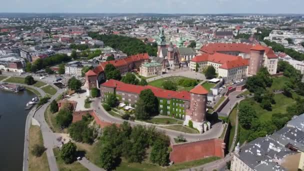 Flyover Wawel Royal Castle Cathedral Vistula Wisa River Krakow Poland — Stock Video