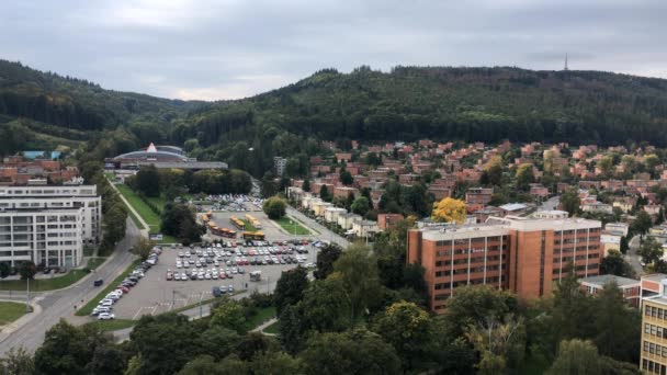 Zlin Ville Bata Maisons Domaines Construits Sur Une Colline Avec — Video