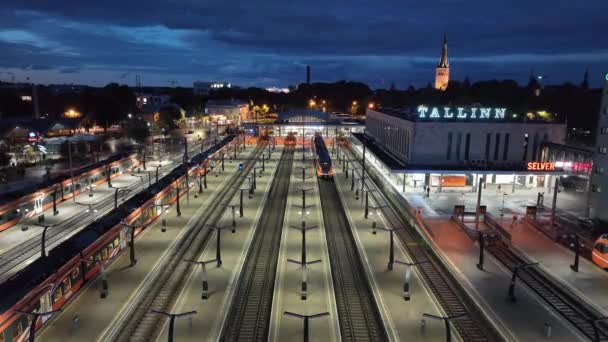 Вид Воздуха Главный Железнодорожный Вокзал Таллинна Балтийский Вокзал Эстония — стоковое видео