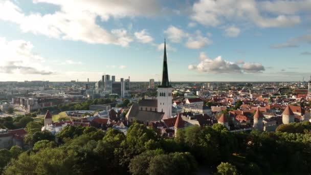 Bella Vista Panoramica Aerea Del Centro Storico Tallinn Con Chiesa — Video Stock