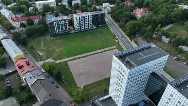在这个地方 美国驻爱沙尼亚大使馆计划在萨乌尔 阿梅埃里卡3号 Suur Ameerika 新建一个比目前规模大得多的设施 位于所谓的塔林超级部 Superministry Tallinn 爱沙尼亚 — 图库视频影像