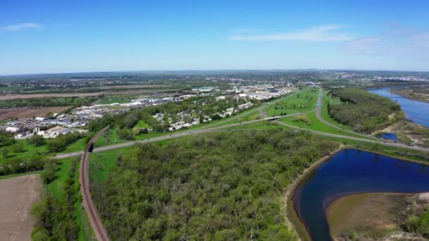 Widok Lotu Ptaka Rzekę Missouri Autostradę Międzystanową Bismarck Dakota Północna — Wideo stockowe