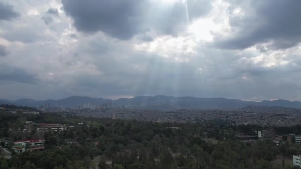 Hiperlapso Sobre Los Suburbios Ciudad Día Nublado — Vídeos de Stock
