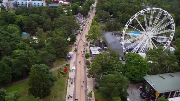 Basanaviciaus Caddesi Dönme Dolabın Litvanya Nın Palanga Şehrinde Bir Yaz — Stok video