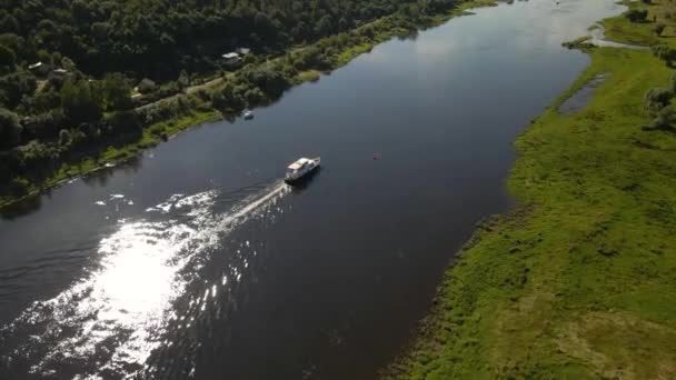 Vue Aérienne Ferry Naviguant Sur Rivière Nemunas Avec Une Belle — Video