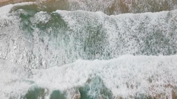 Фантастичний Повітряний Постріл Відкрив Пляж Кофетом Хвилі Розбивалися Берег Острові — стокове відео