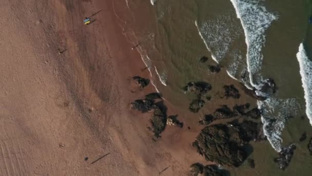 Vista Panorâmica Surfista Guincho Beach — Vídeo de Stock