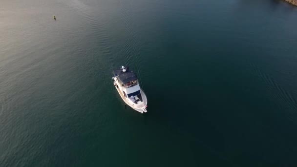 Motorbootfahrt Entlang Der Dana Point Marina Blick Von Oben Auf — Stockvideo