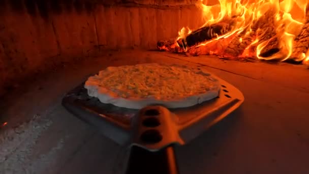 Pizza Spade Perspektiv Skott Kokt Hemlagad Pizza Pizza Ugn — Stockvideo