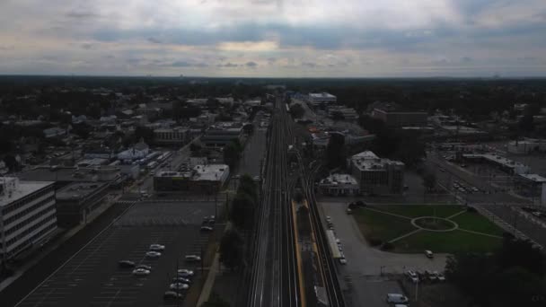 Time Lapse Aereo Dei Binari Ferroviari Una Mattina Nuvolosa Mentre — Video Stock