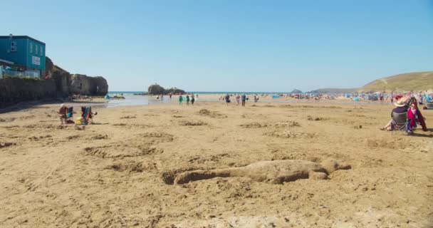 Turisták Nyári Szünetben Hőhullám Perran Sands Beach Perranporth Cornwall Anglia — Stock videók