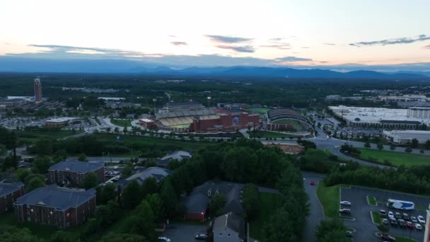 Liberty University Campus Bij Zonsondergang Williams Stadion Voetbalveld Lynchburg Luchtfoto — Stockvideo