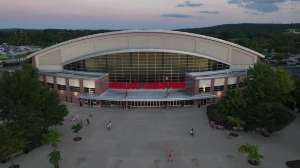 Estabelecendo Tiro Centro Gigante Hershey Zoom Sinal Exterior Arena — Vídeo de Stock