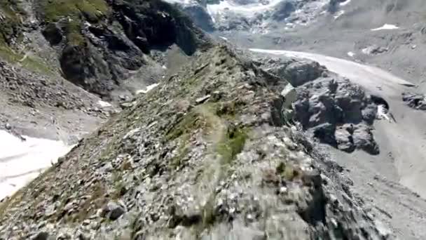 Fpv Aéreo Muito Rápido Como Tiro Avançando Traçando Forma Montanha — Vídeo de Stock