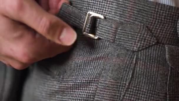 Ajustador Lateral Ajuste Pantalones Traje Tweed Gris Primer Plano — Vídeo de stock