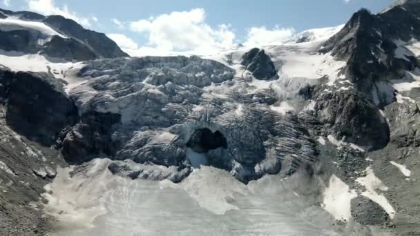 Sviçre Nin Zinal Kentindeki Bir Buzulun Çok Yakın Hava Görüntüsü — Stok video