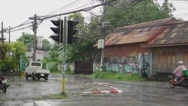 Тайская Улица Дождливый День Чианге Таиланд — стоковое видео