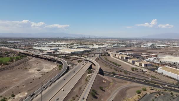 Drone Flyover Busy Highway Interchange Henderson Nevada Las Vegas Skyline — стокове відео