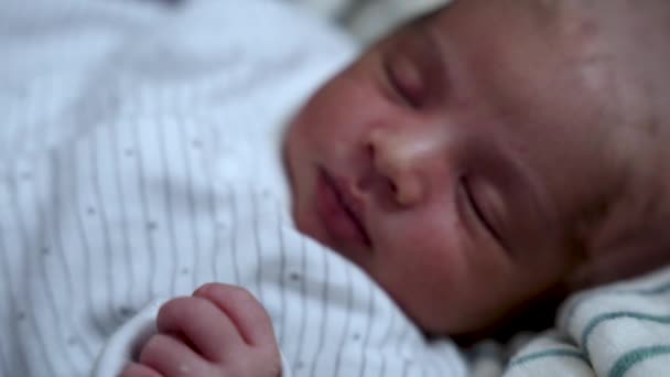 Close View Newborn Baby Napping Slow Motion — Stock Video