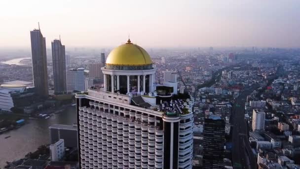 Zdjęcia Dronów Słynnego Sky Bar Bangkoku Tajlandia Zachodzie Słońca — Wideo stockowe