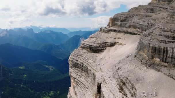 아름다운 계곡에 사진을 공중에서 수있다 이탈리아의 고인돌 — 비디오