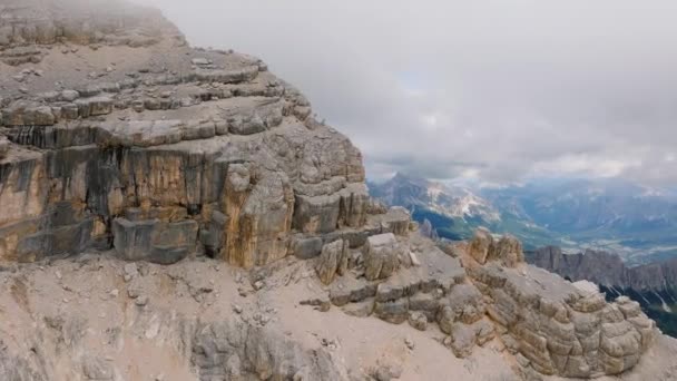Vue Aérienne Vers Avant Magnifique Vallée Dolomite Travers Gros Plan — Video