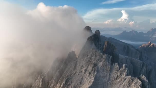 Montagnes Sinueuses Dans Les Dolomites Italie — Video