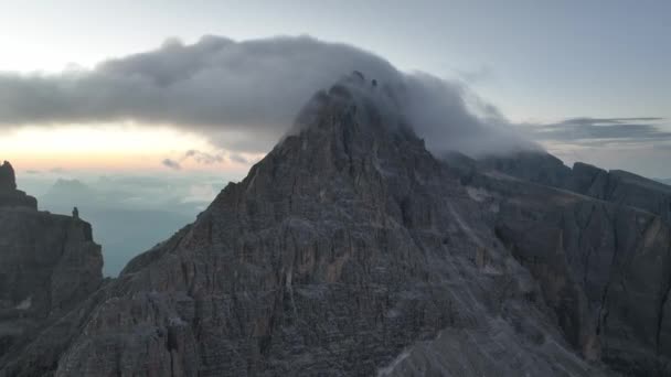 Гора Доломитах Незадолго Восхода Солнца — стоковое видео