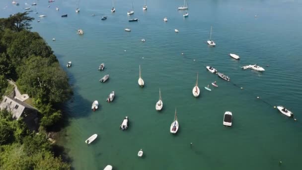 Mooring Yachts Kingsbridge Estuary Salcombe Resort Devon Jihozápadní Anglie Naklonění — Stock video